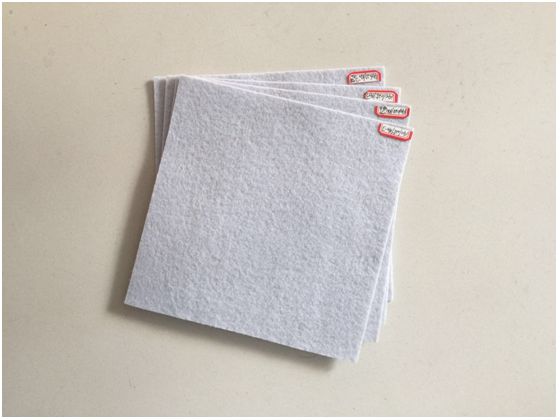 鋪設土工布完美解決半剛性基層脆性