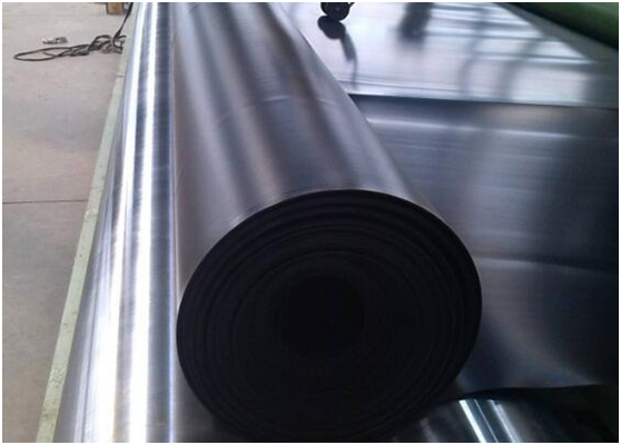 土工膜與周邊防滲漏連接設(shè)計