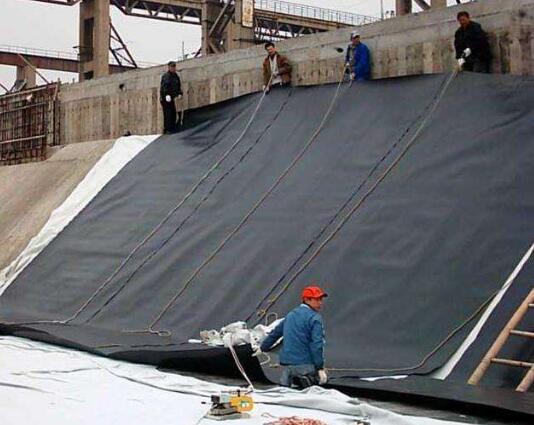 HDPE土工膜的鋪設(shè)與焊接方法細則及注意事項