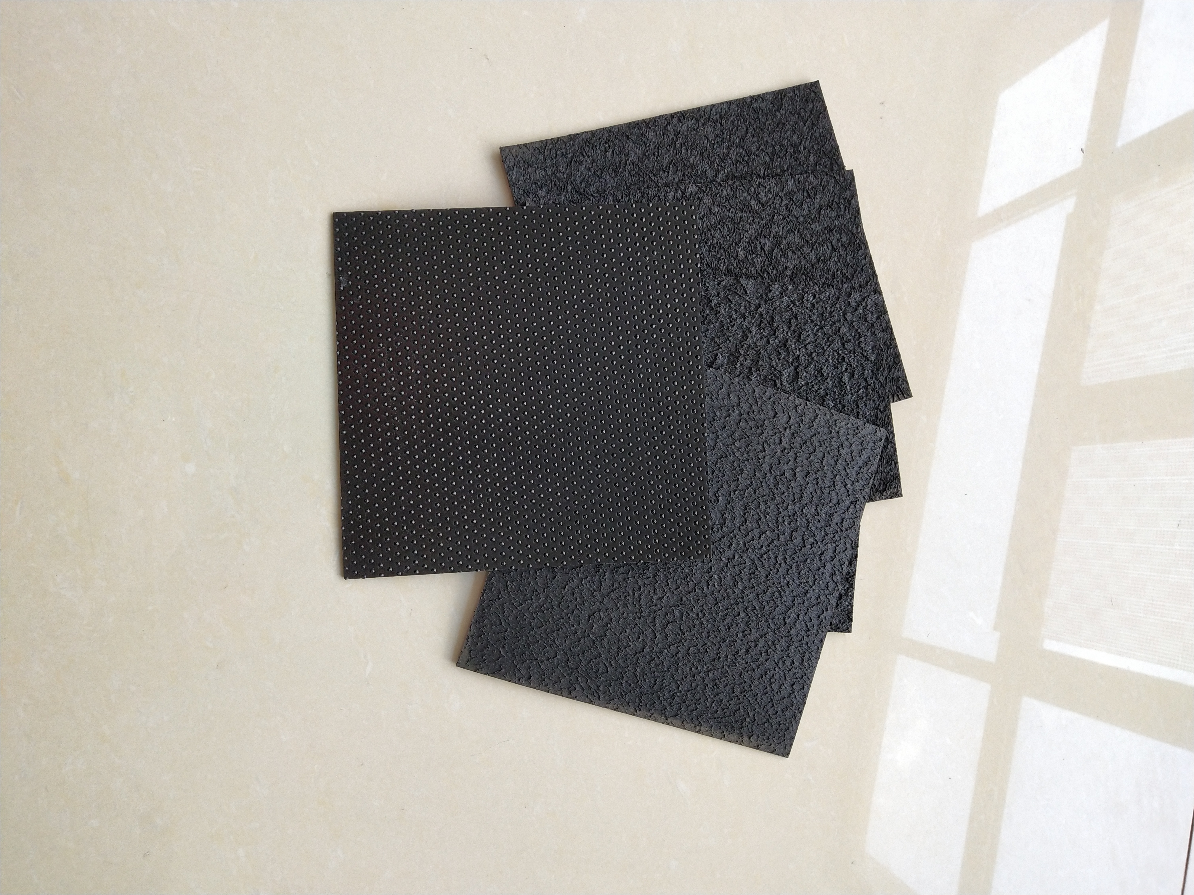 工業(yè)尾礦庫HDPE防滲膜受填埋體的影響