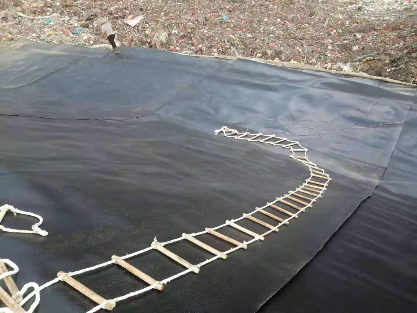 復(fù)合膜、PVC土工膜、HDPE土工膜性能比較