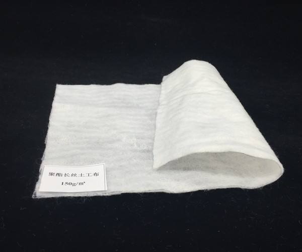 符合國家標準的土工布應(yīng)該具備的優(yōu)點