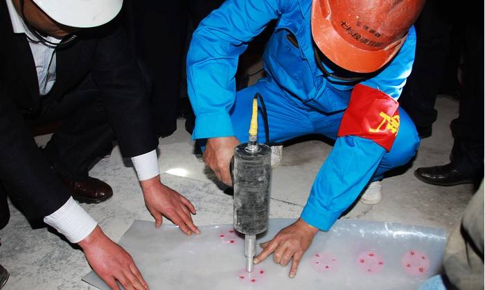 施工人員焊接防水板和熱熔墊片的主要工具是什么?