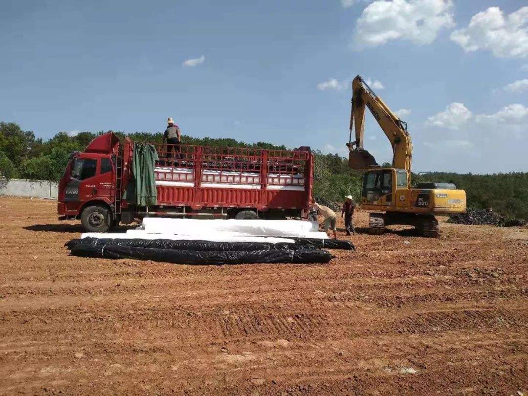 水泥毯比起傳統(tǒng)混凝土有哪些特點值得人們探討?