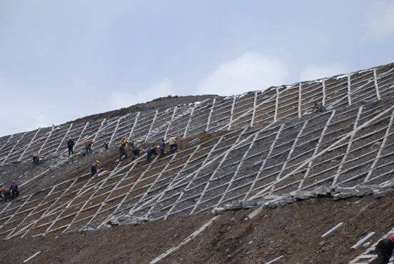 如何選取渣場材料滲透系數(shù)與物理力學(xué)參數(shù)的HDPE膜？