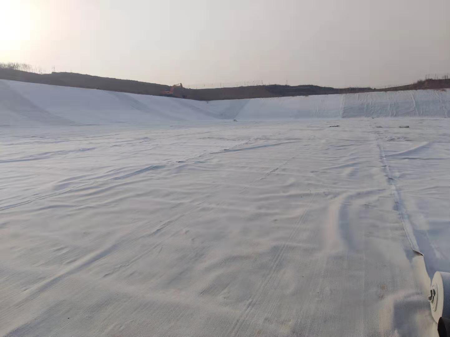 防滲膜焊接操作人員一般是怎樣配合的？