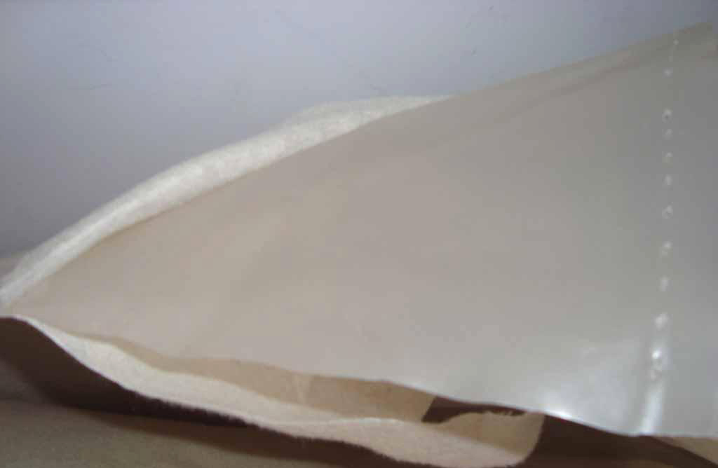 復合土工膜具有優(yōu)良的垂直透水功能