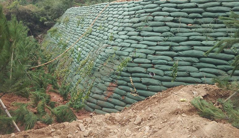 發(fā)展具有優(yōu)良的防護(hù)性能材料對(duì)生態(tài)修復(fù)具有重要的意義