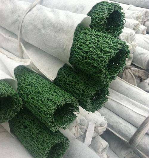 植物纖維毯具有抗凍、抗潮、防沖刷、吸水保濕等優(yōu)點