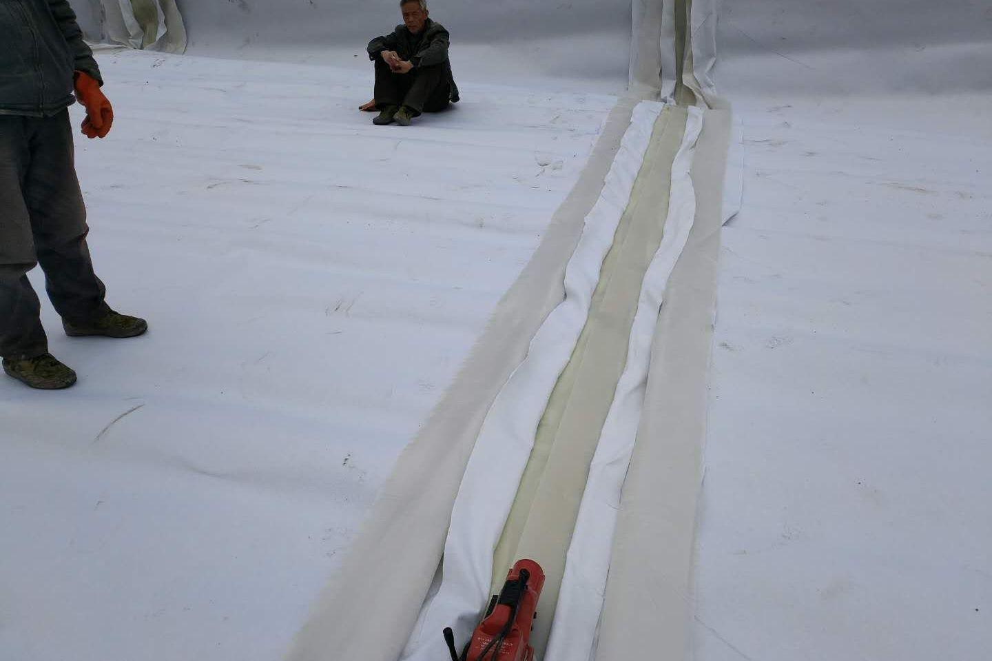 復(fù)合土工膜在調(diào)蓄水庫防滲工程中設(shè)計