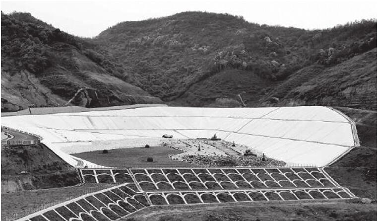 膨潤土防水毯為一種無污染、穩(wěn)定性高的新型土工材料