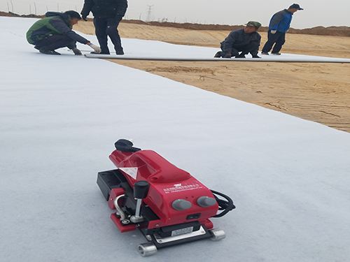 常用的防滲處理措施主要是防滲墻防滲、灌漿防滲和新材料防滲